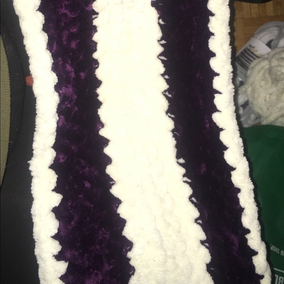 Handmade Plush scarf. - Picture 2 of 2